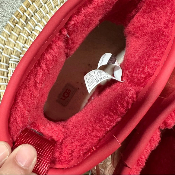 UGG Women’s Classic Samba Ribbon Red Mini Clear Waterproof Boots Size 6 - Picture 8 of 16